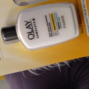 🆕Olay Complete Sensitive Daily Moisturizer SPF 40+ NIP